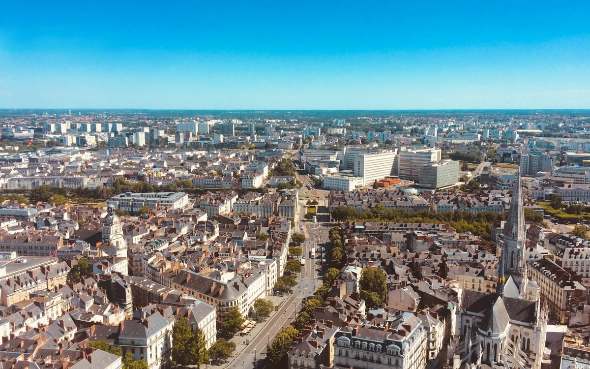 The site and its surroundings