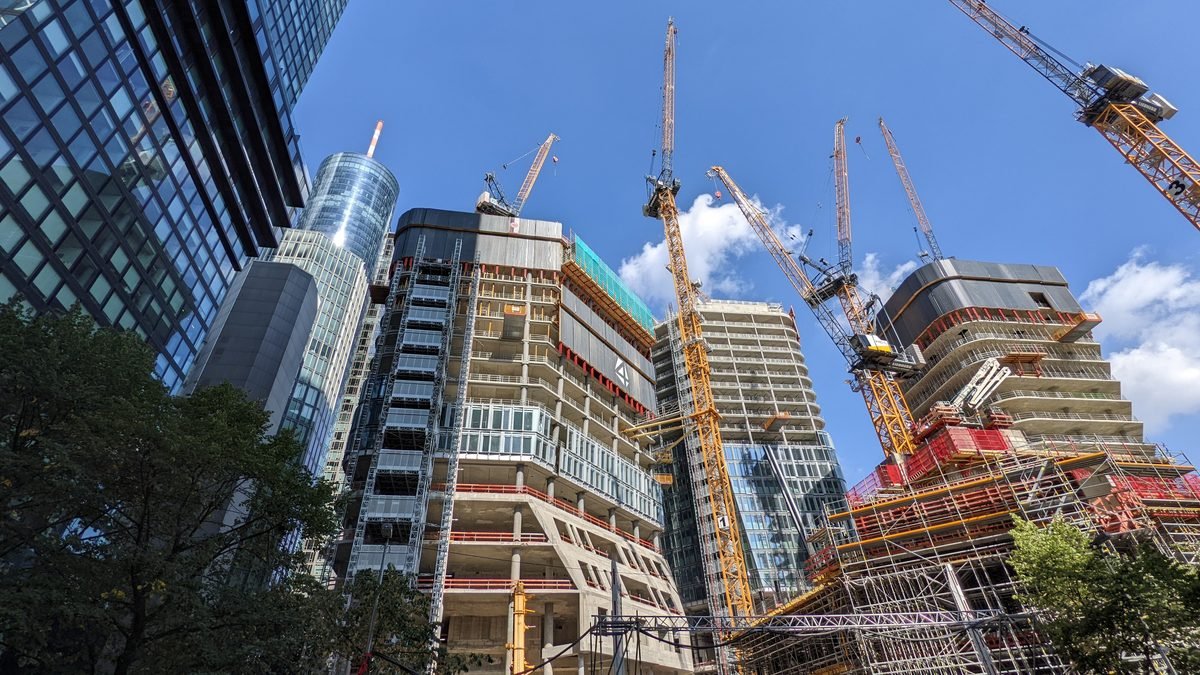 The latest photograph from site